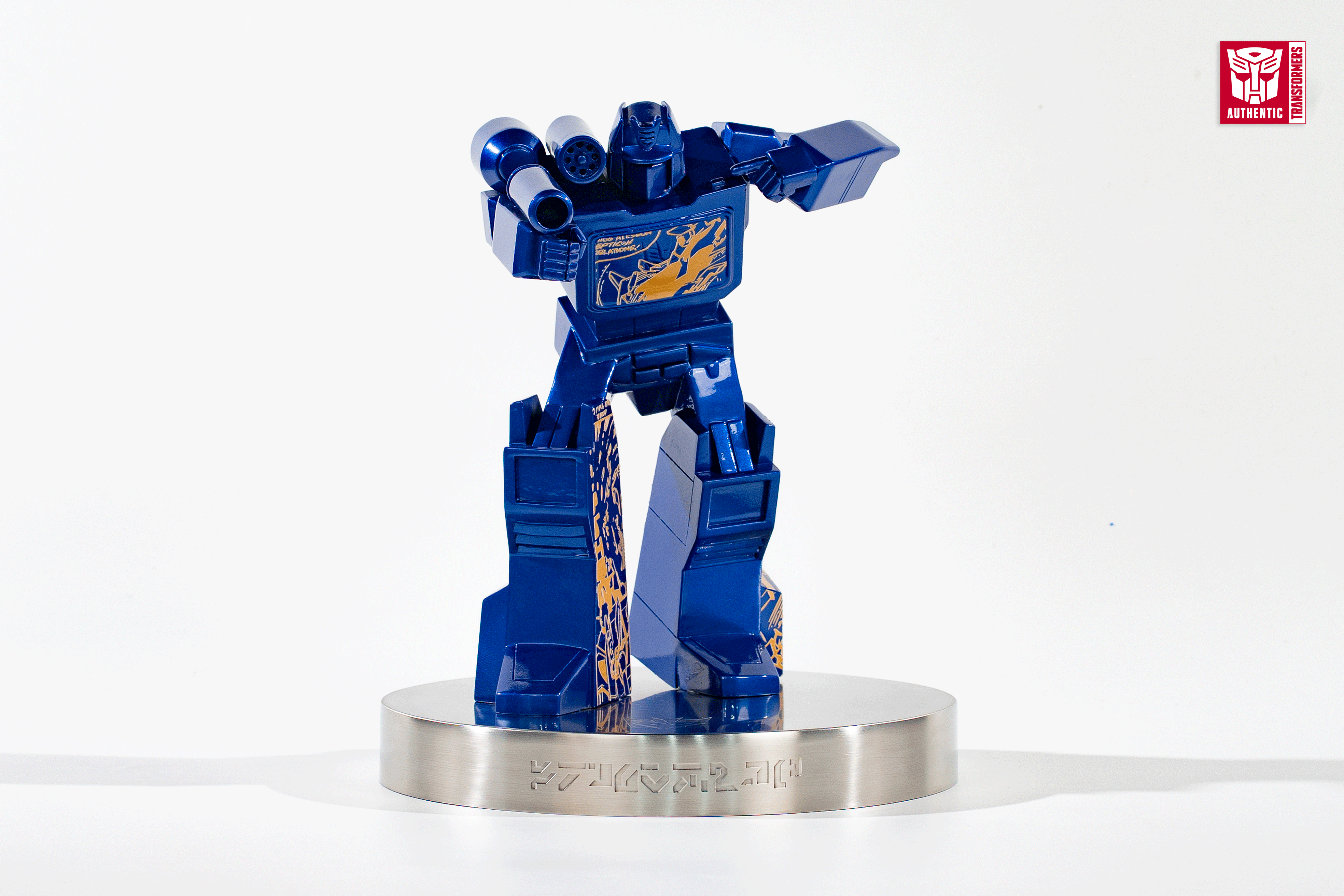 Soundwave full statue