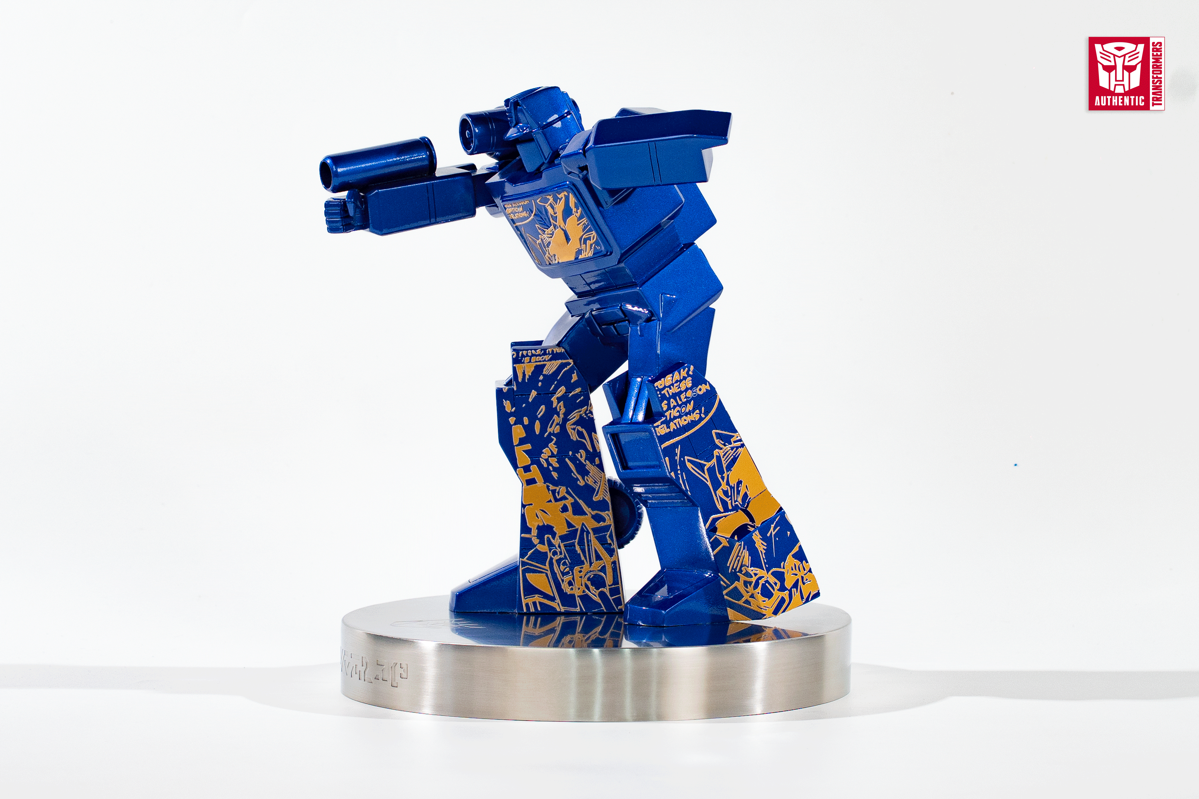 Soundwave statue lateral